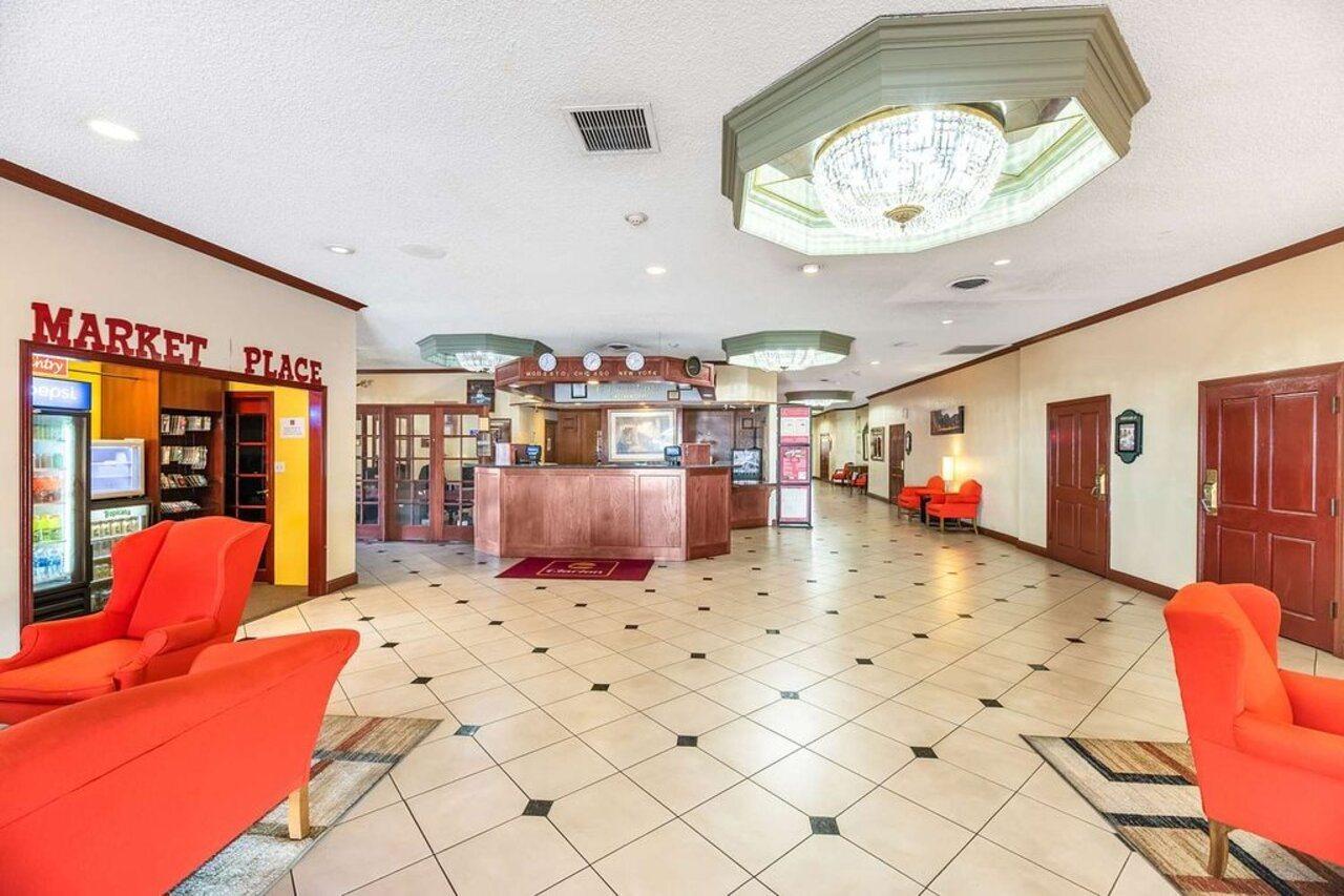Clarion Inn Conference Center Модесто Екстер'єр фото