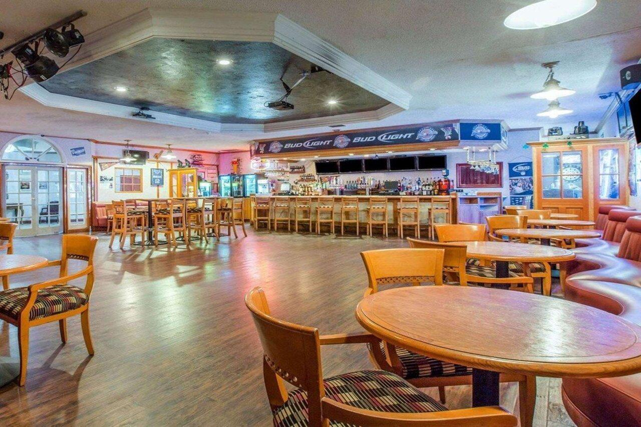 Clarion Inn Conference Center Модесто Екстер'єр фото