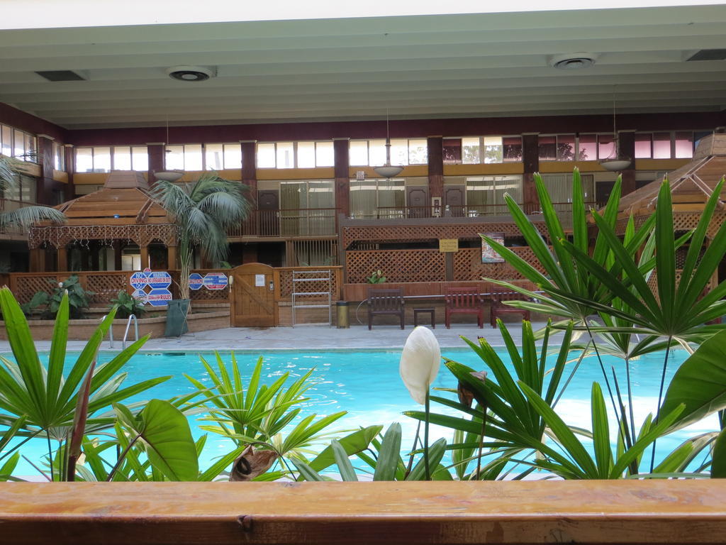 Clarion Inn Conference Center Модесто Екстер'єр фото