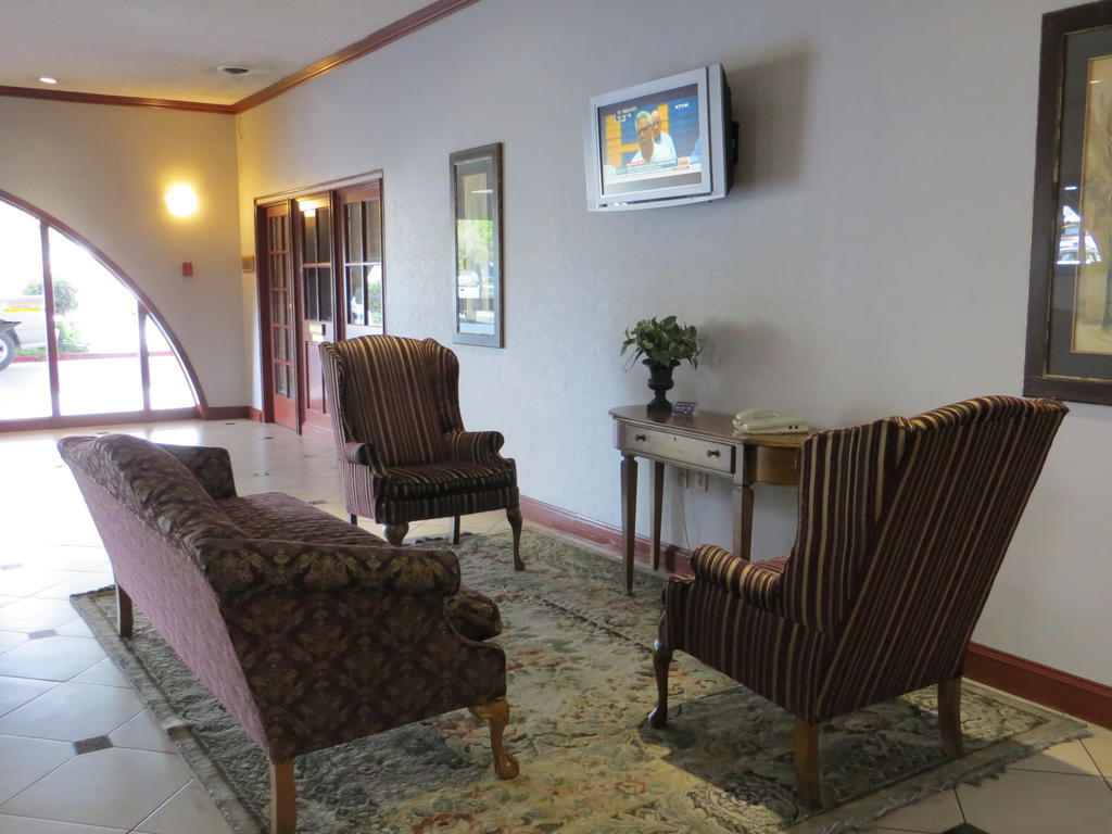 Clarion Inn Conference Center Модесто Екстер'єр фото