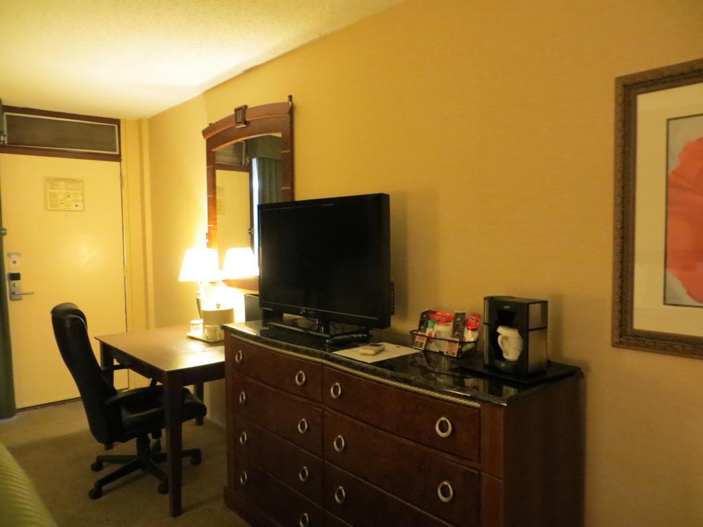 Clarion Inn Conference Center Модесто Екстер'єр фото