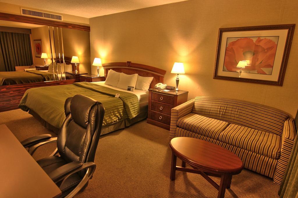 Clarion Inn Conference Center Модесто Екстер'єр фото
