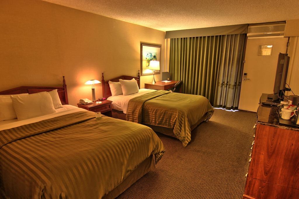 Clarion Inn Conference Center Модесто Екстер'єр фото