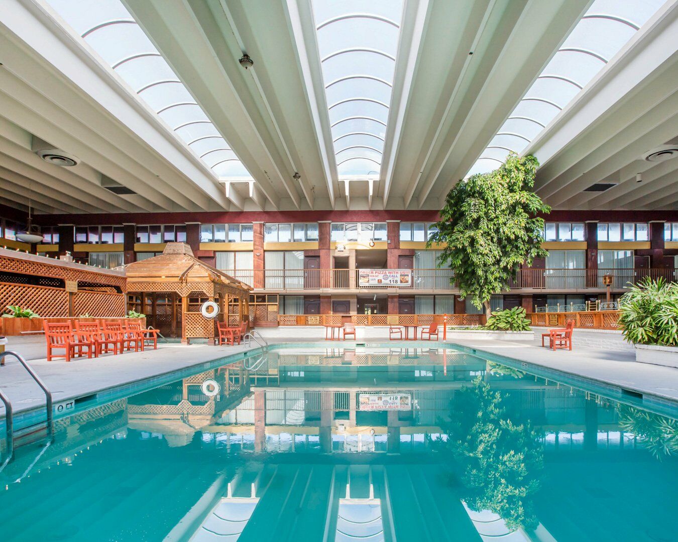Clarion Inn Conference Center Модесто Екстер'єр фото