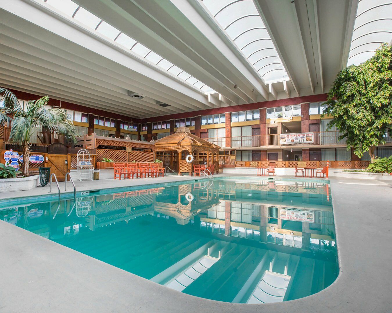 Clarion Inn Conference Center Модесто Екстер'єр фото