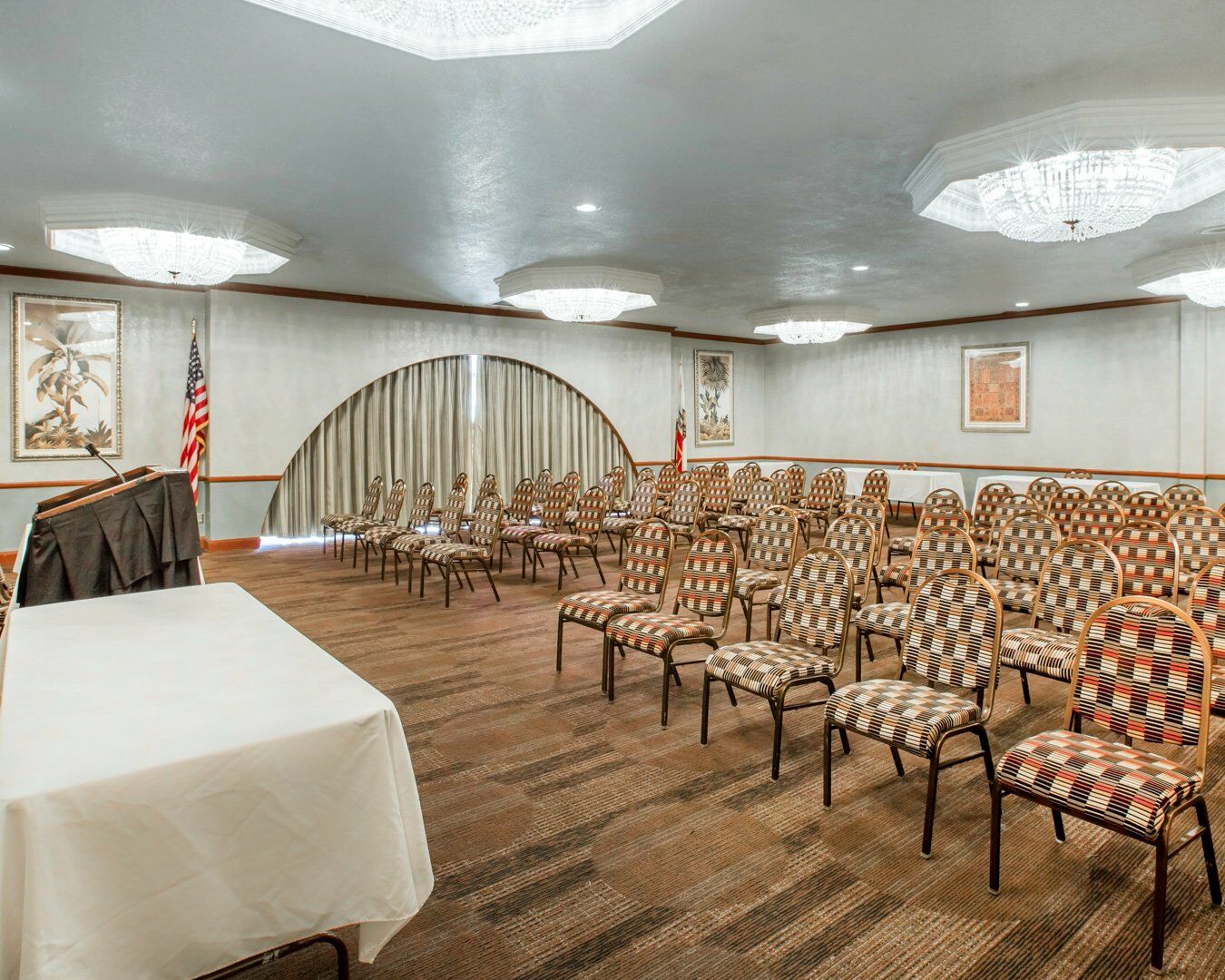 Clarion Inn Conference Center Модесто Екстер'єр фото